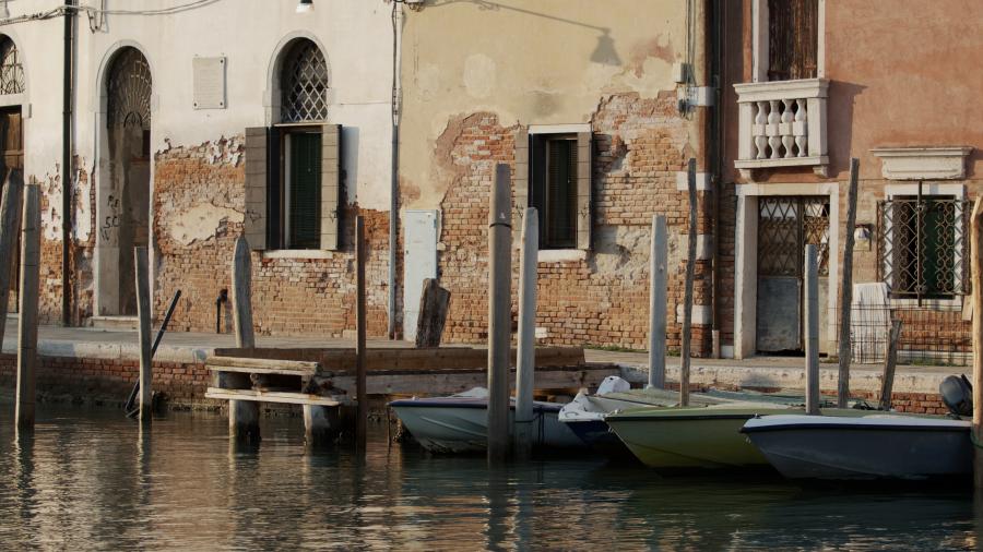 8 - Postcards from Murano.00_00_04_06.Immagine009.jpg