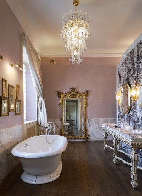 bt_la-salle-de-bain_passalacqua_como-lake_newfelci_grandhotel_suite-first-floor.jpg